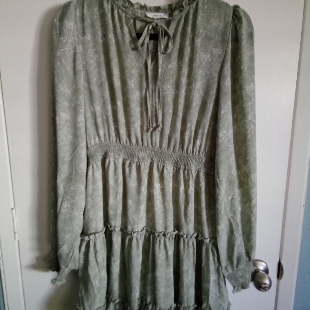 By Mine sweet light green and cream Python print dress size jr Med